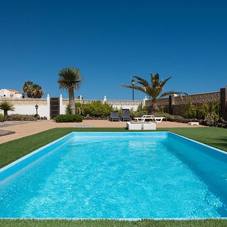 Homeforguest Apartment With Pool And Terrace 1 Min From The Beach Corralejo Exterior photo